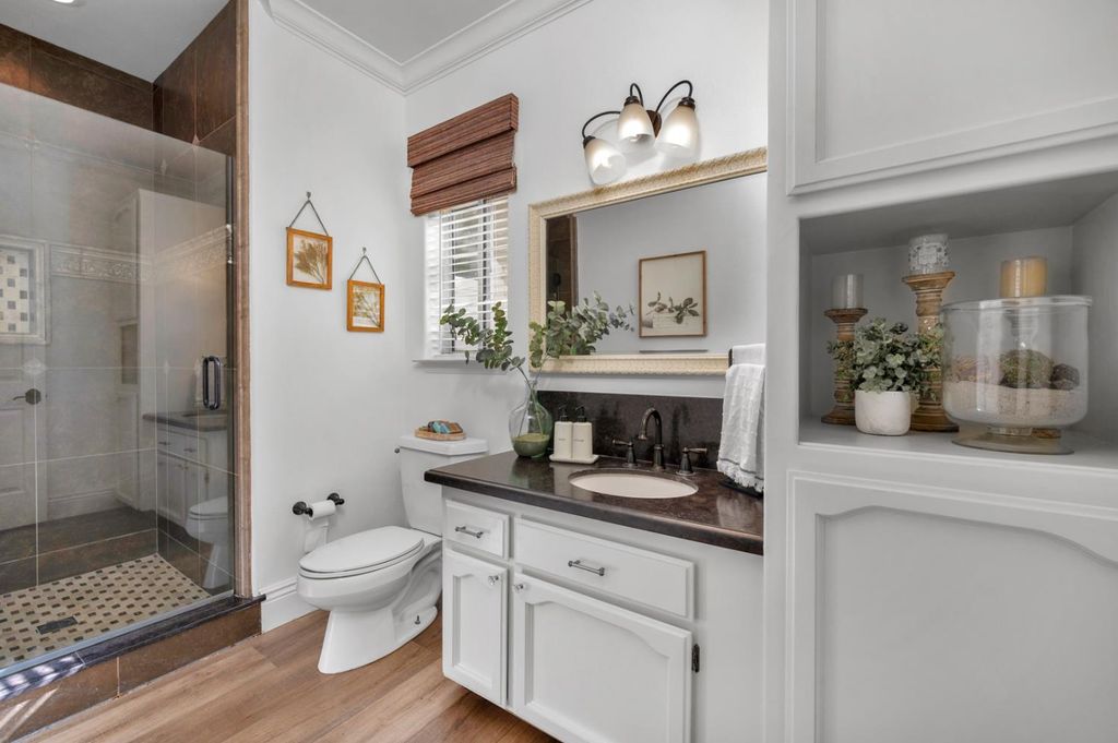 Image 20 of property listing at 957 N Citadel Avenue, Clovis, CA 93611