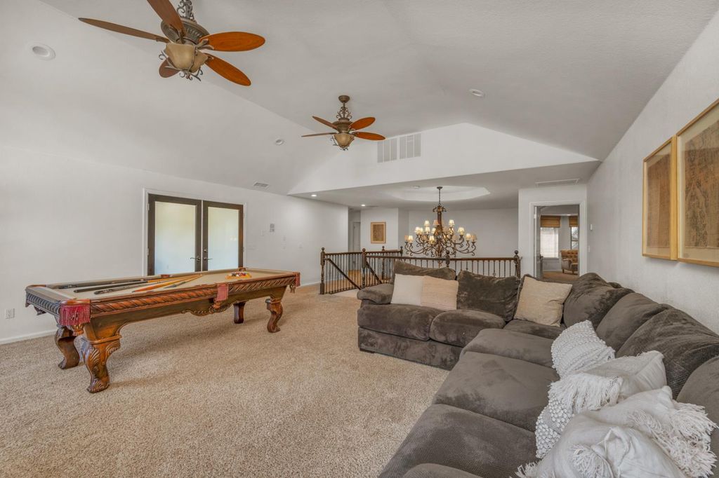 Image 22 of property listing at 957 N Citadel Avenue, Clovis, CA 93611