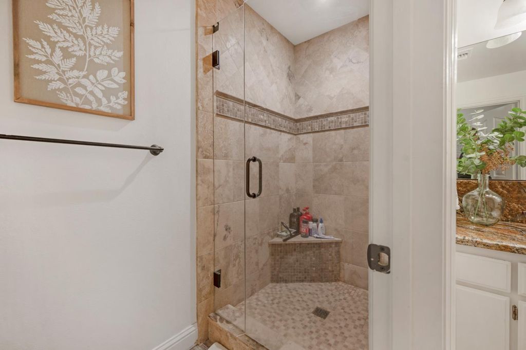 Image 30 of property listing at 957 N Citadel Avenue, Clovis, CA 93611