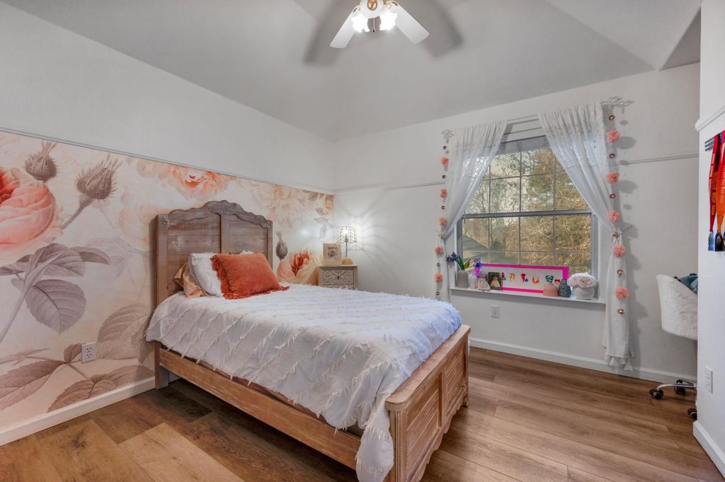 Image 31 of property listing at 957 N Citadel Avenue, Clovis, CA 93611