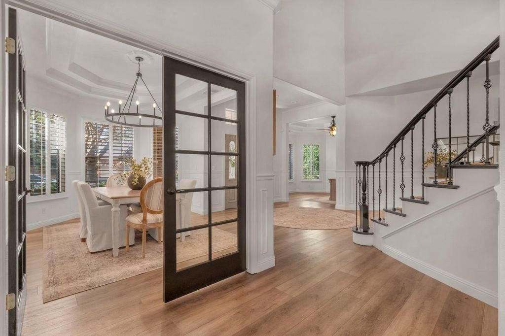 Image 4 of property listing at 957 N Citadel Avenue, Clovis, CA 93611