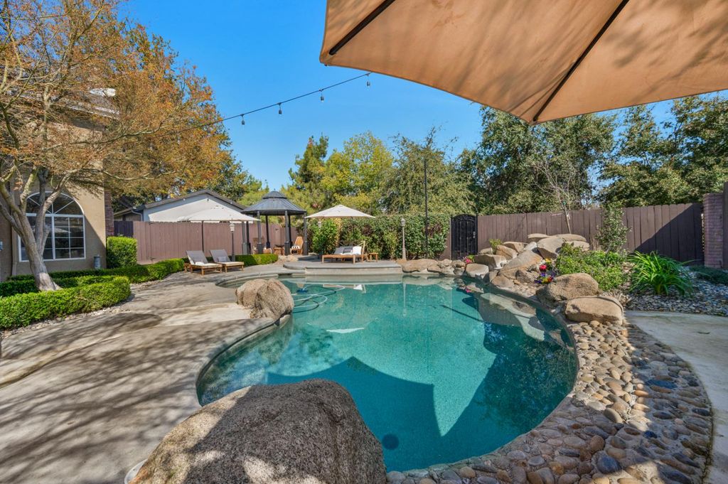 Image 61 of property listing at 957 N Citadel Avenue, Clovis, CA 93611