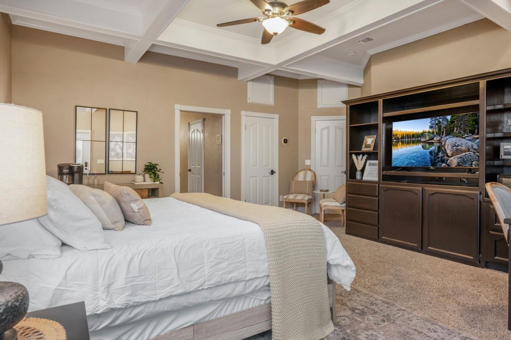 Image 74 of property listing at 957 N Citadel Avenue, Clovis, CA 93611