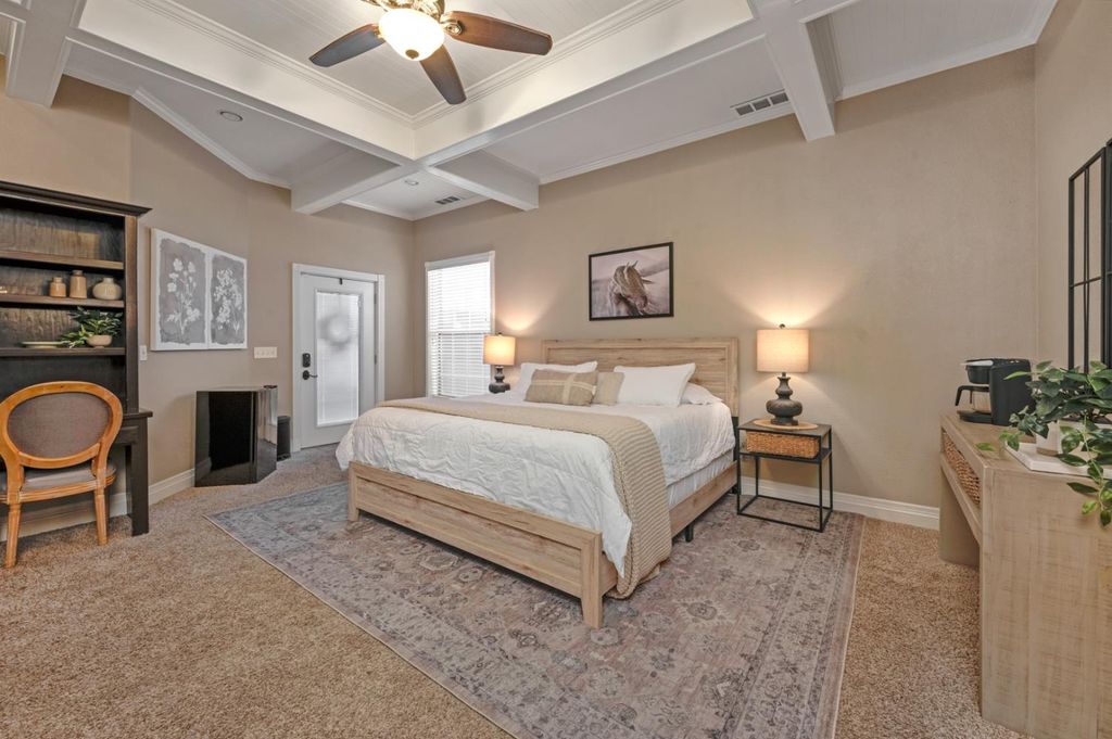 Image 75 of property listing at 957 N Citadel Avenue, Clovis, CA 93611