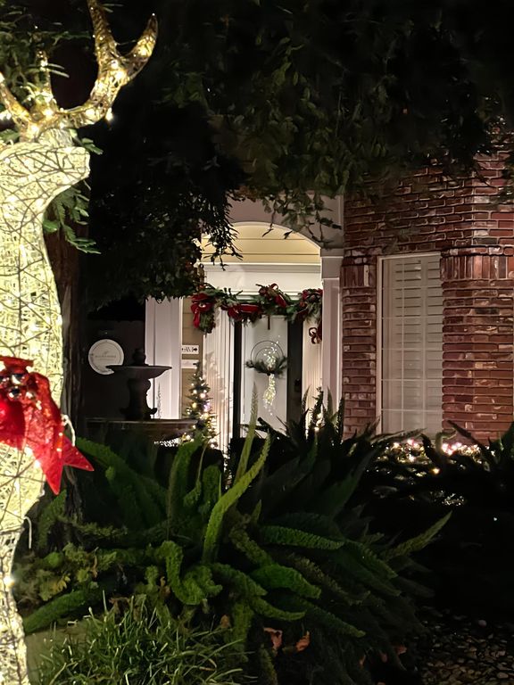 Image 78 of property listing at 957 N Citadel Avenue, Clovis, CA 93611