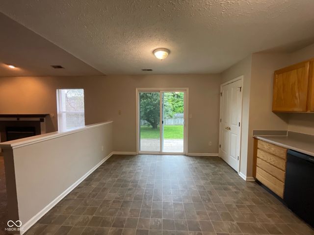 356 Seabreeze Circle, Avon, IN 46123