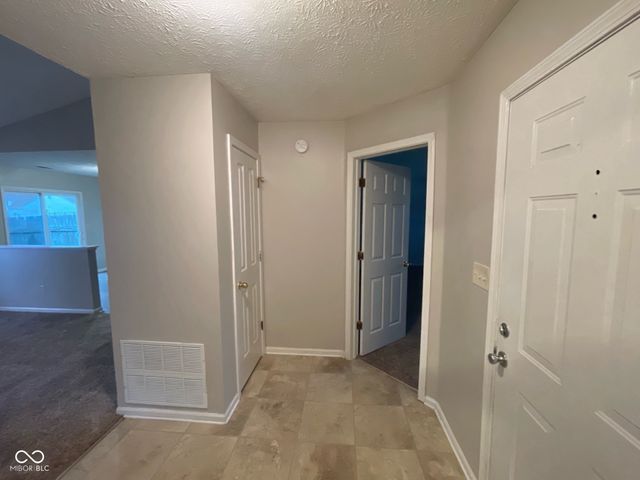 356 Seabreeze Circle, Avon, IN 46123