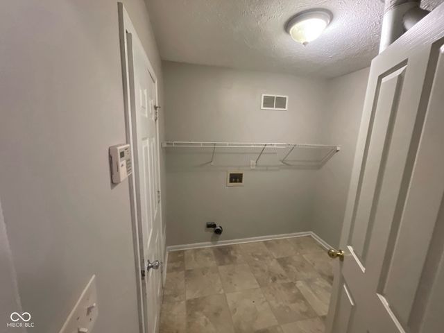 356 Seabreeze Circle, Avon, IN 46123