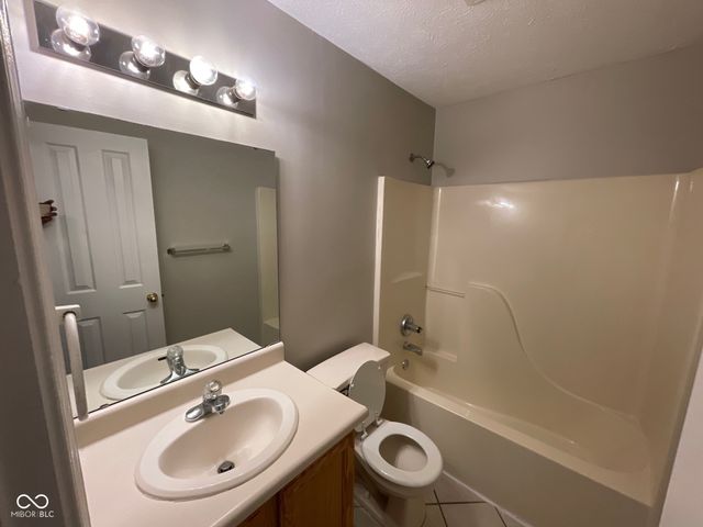 356 Seabreeze Circle, Avon, IN 46123