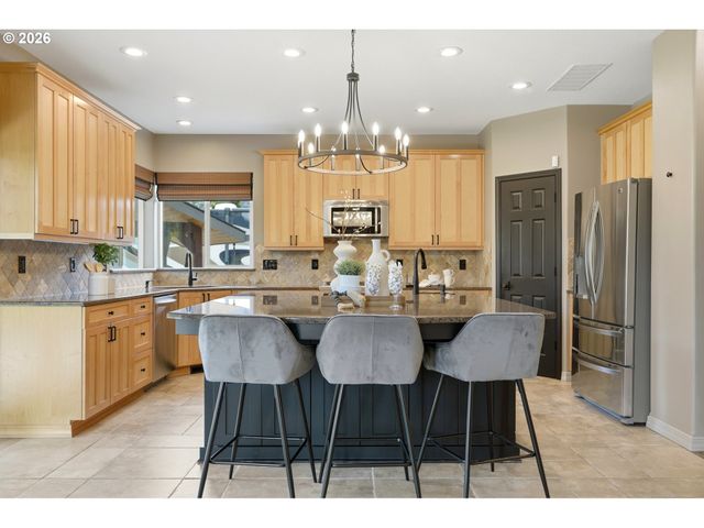 15653 Se WILLS Way, Milwaukie, OR 97267