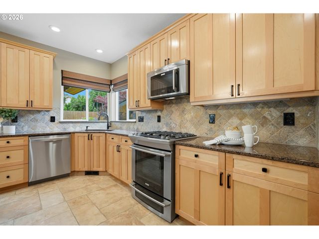 15653 Se WILLS Way, Milwaukie, OR 97267