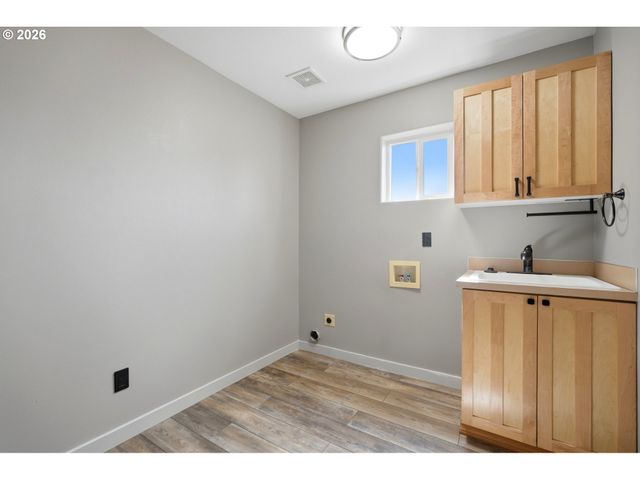 15653 Se WILLS Way, Milwaukie, OR 97267