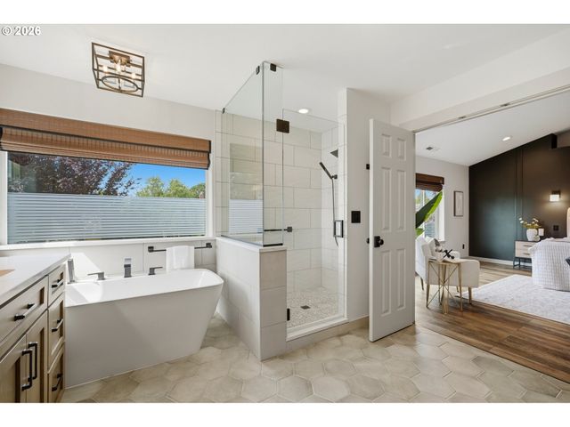 15653 Se WILLS Way, Milwaukie, OR 97267