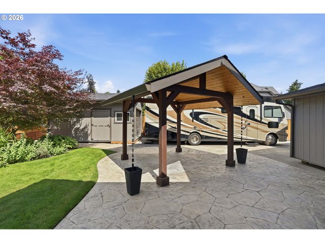 15653 Se WILLS Way, Milwaukie, OR 97267