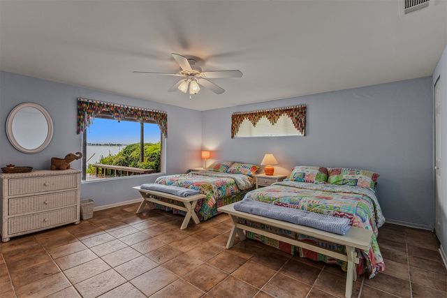 17 Shoreline Drive, Star Harbor, TX 75148