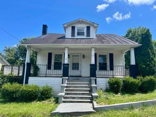 1112 BUTLER ST, Staunton, VA 24401