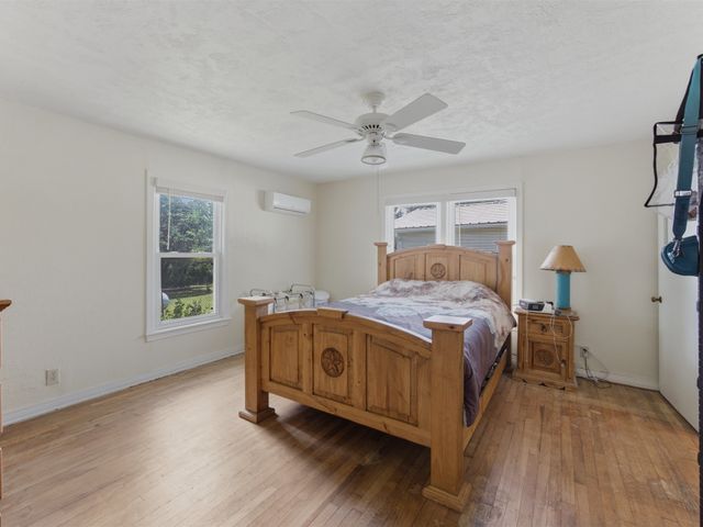 381 Bynum Road, Bowie, TX 76230