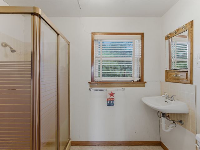381 Bynum Road, Bowie, TX 76230