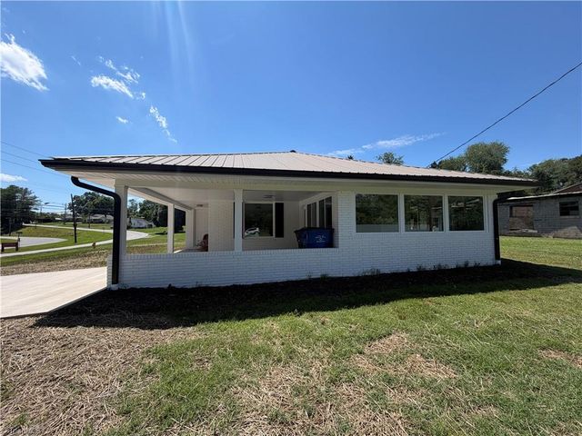 1354 Forrest Drive, Mount Airy, NC 27030