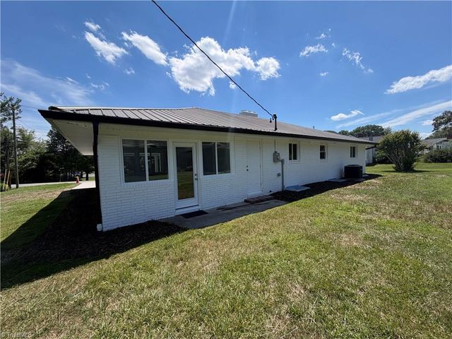 1354 Forrest Drive, Mount Airy, NC 27030