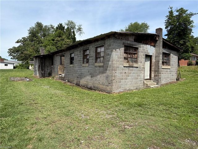 1354 Forrest Drive, Mount Airy, NC 27030