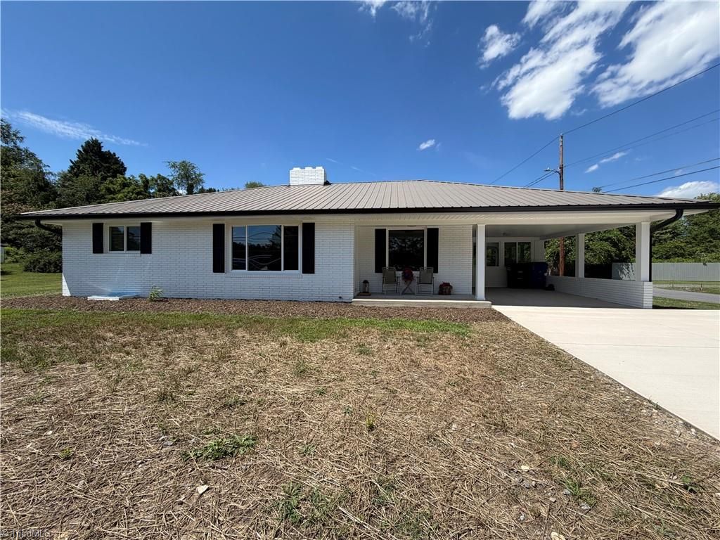1354 Forrest Drive, Mount Airy, NC 27030