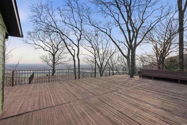 1097 Winrock Drive, Morrilton, AR 72110