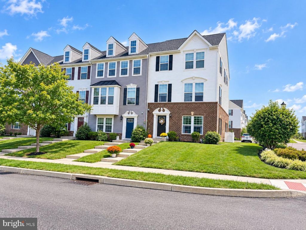 271 GRACE LN, HARLEYSVILLE, PA 19438 — exterior