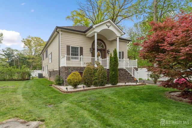 695 Spruce Road, North Brunswick, NJ 08902