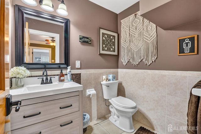695 Spruce Road, North Brunswick, NJ 08902