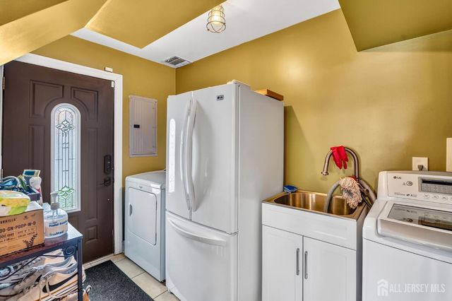 695 Spruce Road, North Brunswick, NJ 08902