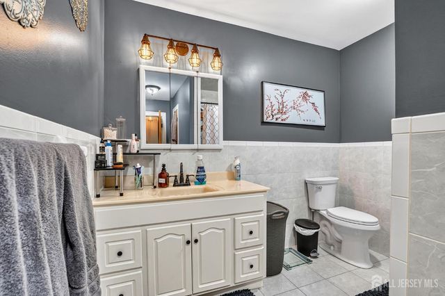 695 Spruce Road, North Brunswick, NJ 08902