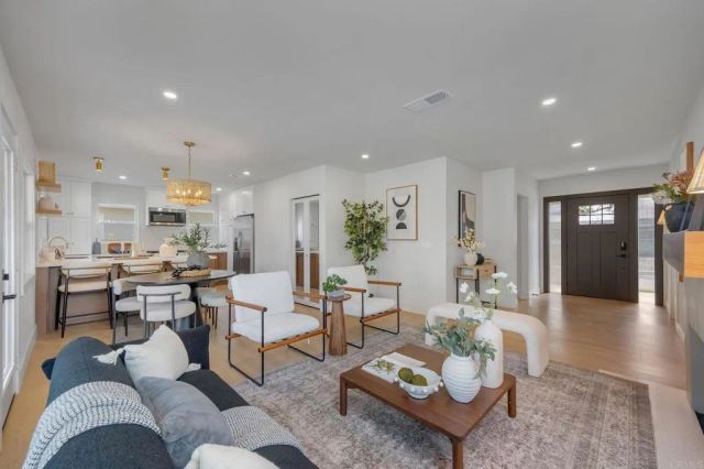 3615 Conquista Ave, Long Beach, CA 90808