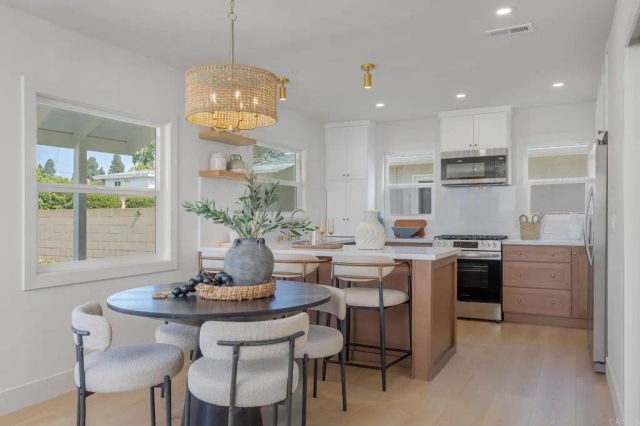 3615 Conquista Ave, Long Beach, CA 90808