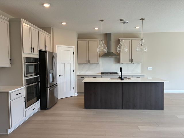 5200 Long Pointe Bay, Woodbury, MN 55129
