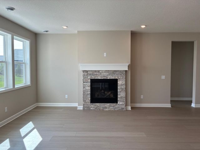 5200 Long Pointe Bay, Woodbury, MN 55129