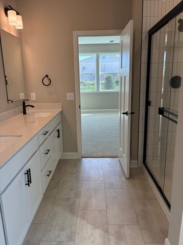 5200 Long Pointe Bay, Woodbury, MN 55129