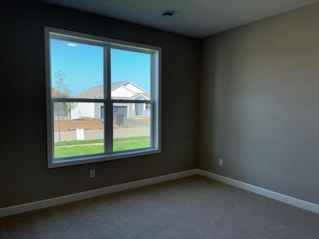 5200 Long Pointe Bay, Woodbury, MN 55129