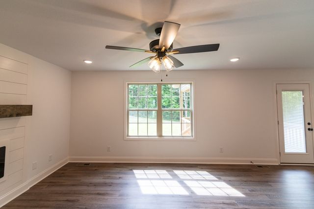 58 Hilltop, Clarksville, TN 37040