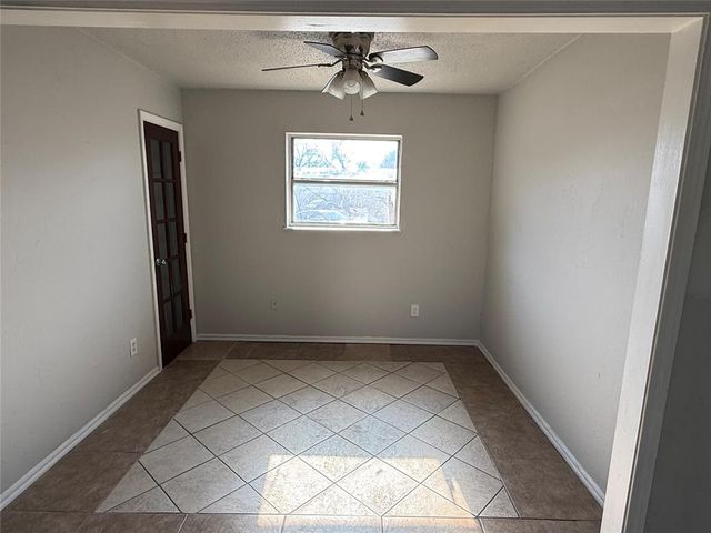 14005 Gateway Drive, Edmond, OK 73013