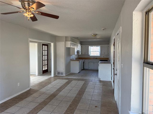 14005 Gateway Drive, Edmond, OK 73013