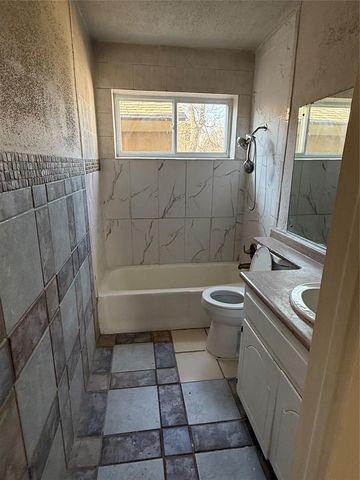 14005 Gateway Drive, Edmond, OK 73013