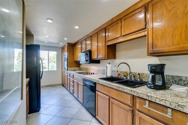 730 South Royal Crest Circle 426, Las Vegas, NV 89169