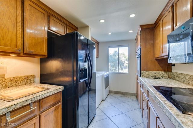 730 South Royal Crest Circle 426, Las Vegas, NV 89169