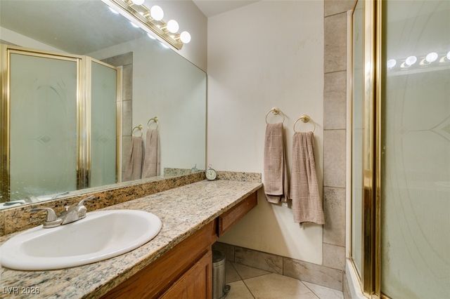 730 South Royal Crest Circle 426, Las Vegas, NV 89169