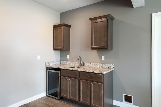 1806 STILLPOINT CT, Columbia, MO 65203