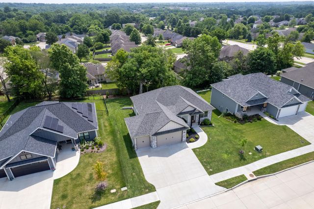1806 STILLPOINT CT, Columbia, MO 65203