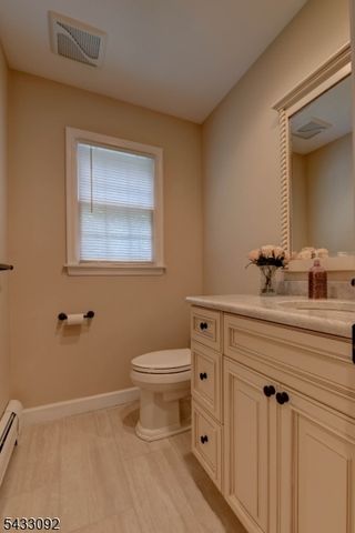 71 Cheshire Ln, Ringwood Boro, NJ 07456