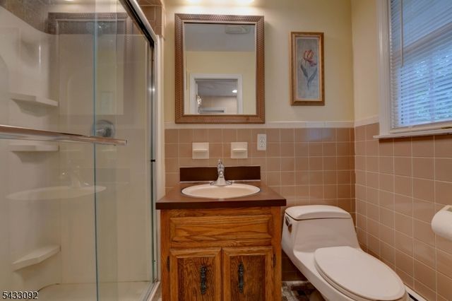 71 Cheshire Ln, Ringwood Boro, NJ 07456