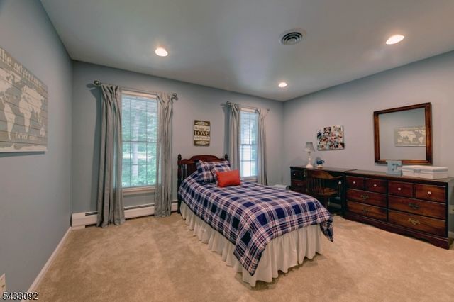 71 Cheshire Ln, Ringwood Boro, NJ 07456